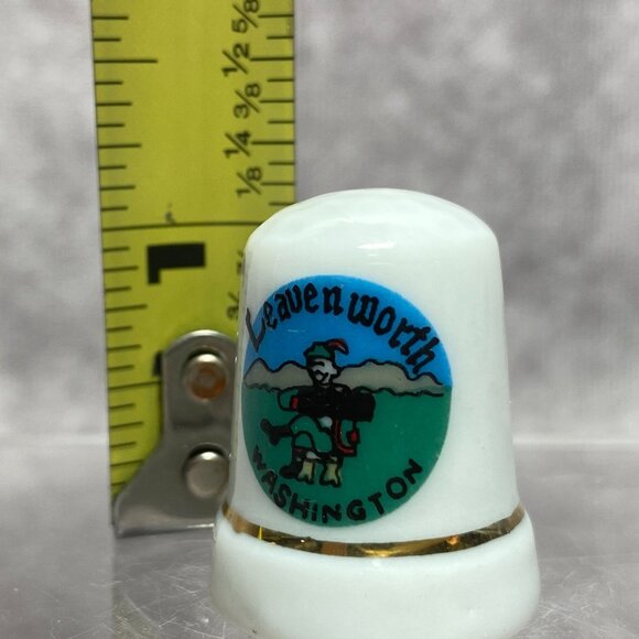 Leavenworth Washington Souvenir Porcelain Thimble With Gold Band & Scenic Design - Picture 7 of 7